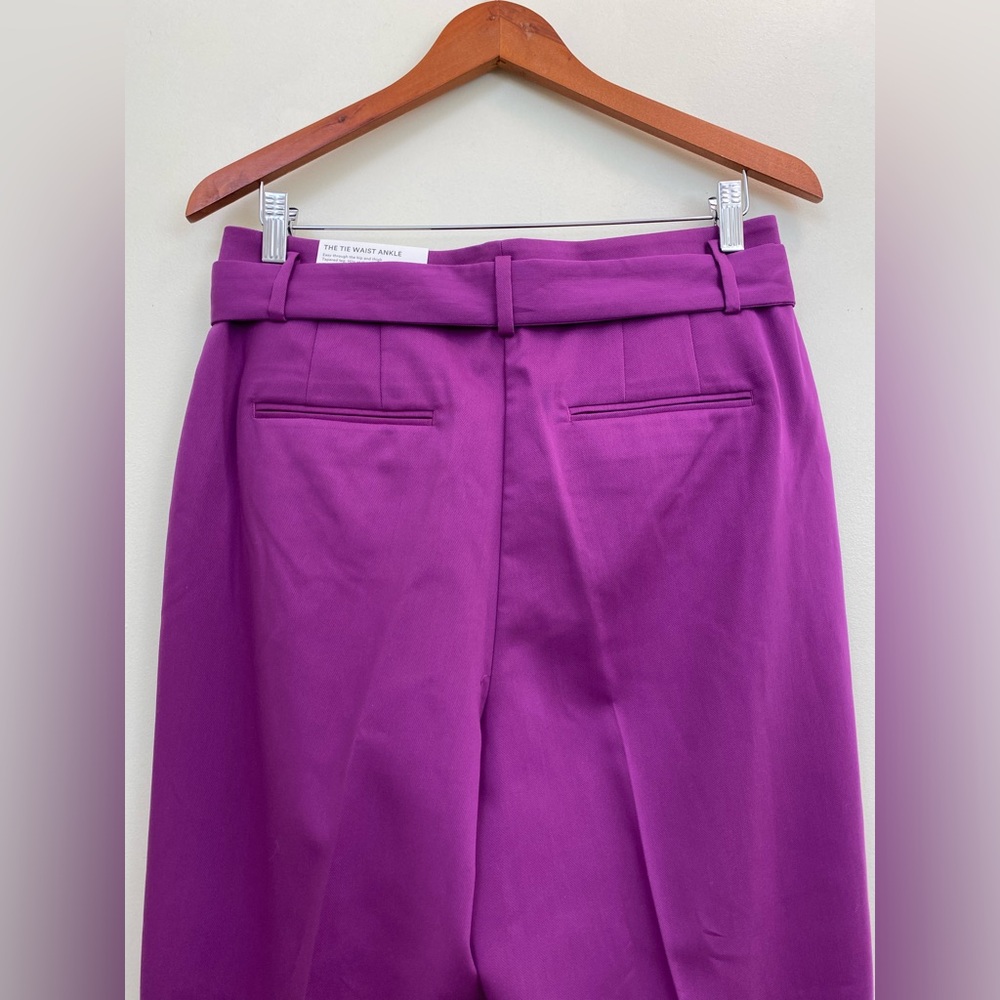 NWT Ann Taylor The Belted High Waist Taper Dress Pant in Twill Size 8
Work Wear - Picture 7 of 8